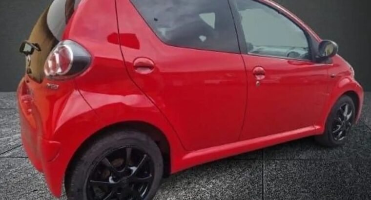 Toyota Aygo 1.0 VVT-i 75 ch 5 Portes